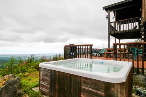 Port Angeles Blue Mountain Lodge with Bunkhouse House in Olympic National Park