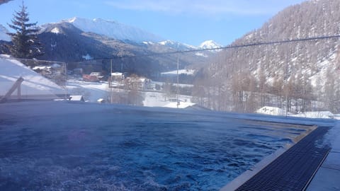 Winter, Mountain view, Swimming pool