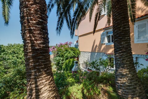 Facade/entrance, Garden