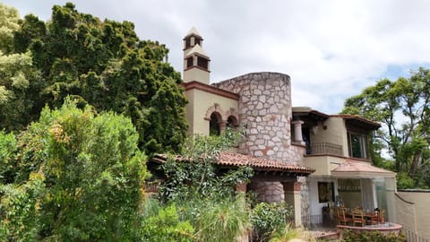Property building, Day, Garden, Garden view