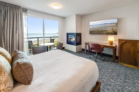 Photo of the whole room, fireplace