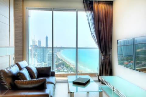Day, Neighbourhood, Natural landscape, Bird's eye view, Winter, TV and multimedia, Balcony/Terrace, Living room, Photo of the whole room, Decorative detail, Seating area, Dining area, Beach, City view, Sea view, Street view