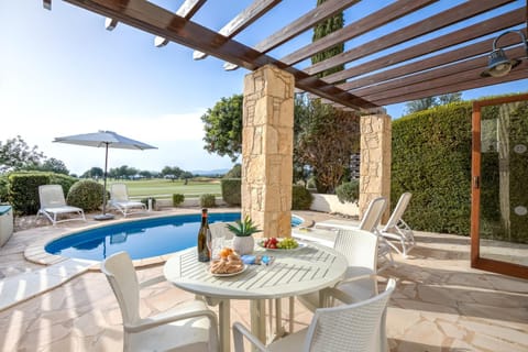 Property building, Garden, View (from property/room), Balcony/Terrace, Pool view, Swimming pool