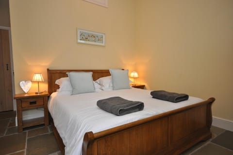 TV and multimedia, Bedroom, Pets