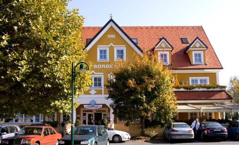 Property building, Facade/entrance