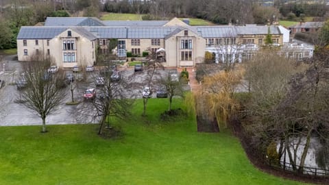 Property building, Bird's eye view, Garden, Location