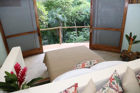 Balcony/Terrace, Photo of the whole room, Decorative detail, Mountain view, Mountain view