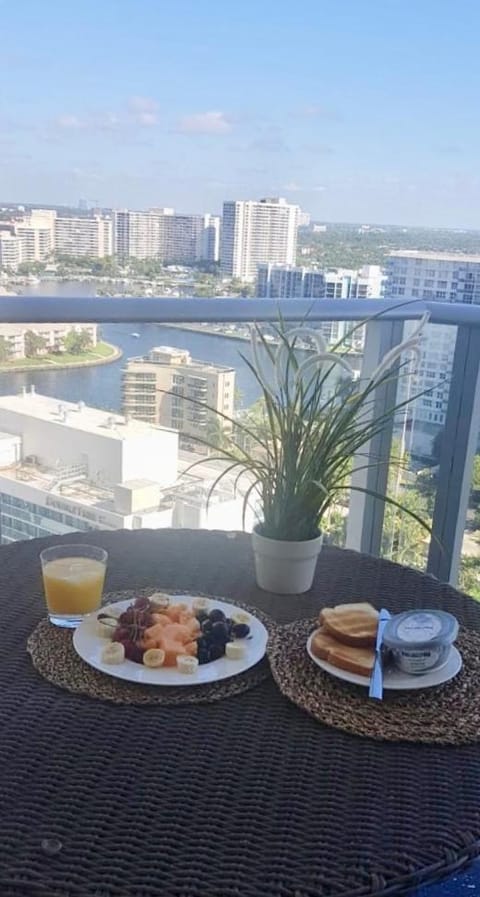 LYFE 4111 S Ocean dr Apartment in Hollywood Beach