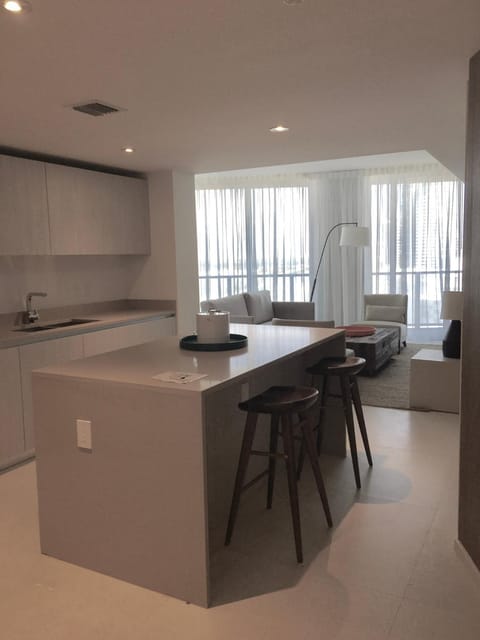 LYFE 4111 S Ocean dr Apartment in Hollywood Beach
