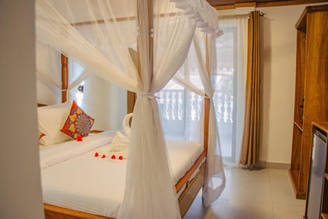 Bed, TV and multimedia, Photo of the whole room, Bedroom, wardrobe