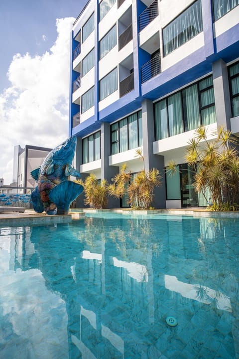 Property building, Swimming pool