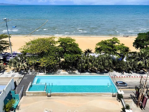 View (from property/room), Pool view, Sea view
