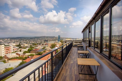 View (from property/room), Balcony/Terrace, City view