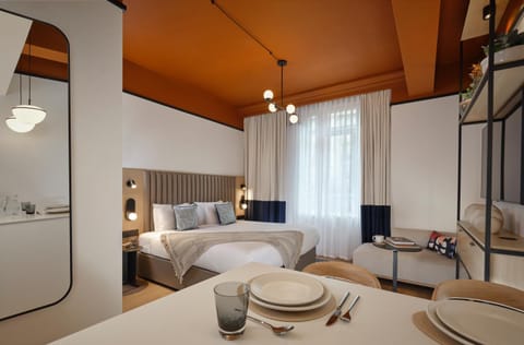 Bed, Living room, Photo of the whole room, Seating area, Bedroom