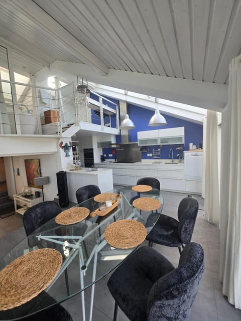 Villa les pieds dans l'eau 8 personnes House in Normandy