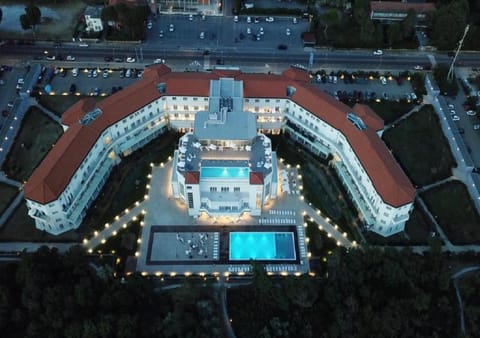 Facade/entrance, Bird's eye view