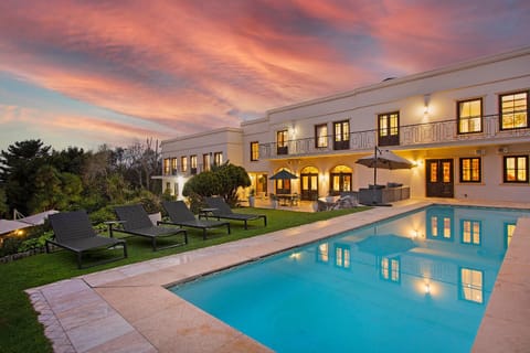 Luxury Serviced Villa in Constantia Villa in Cape Town