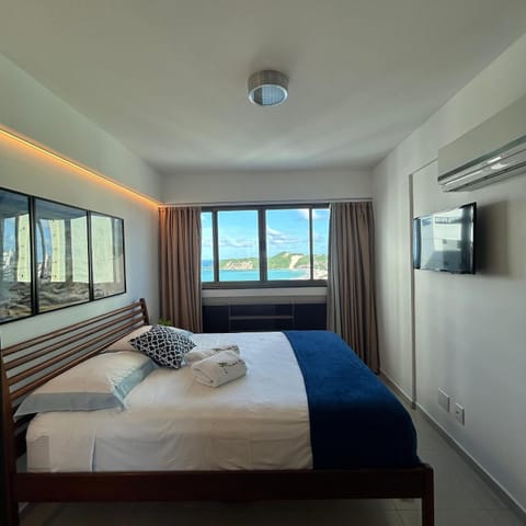 Bed, Natural landscape, TV and multimedia, Photo of the whole room, Bedroom, towels, air conditioner