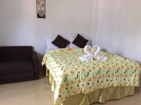 Baan Sri Lanta Sand Bed and Breakfast in Sala Dan
