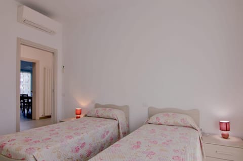 Palazzina Romani-Romani Holidays Apartments Apartment in Alba Adriatica