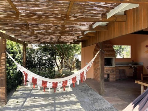 Patio, Day, Balcony/Terrace, Dining area
