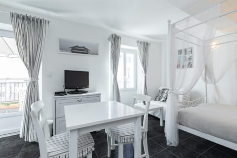 Dining area, Bedroom