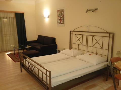 Seating area, Bedroom