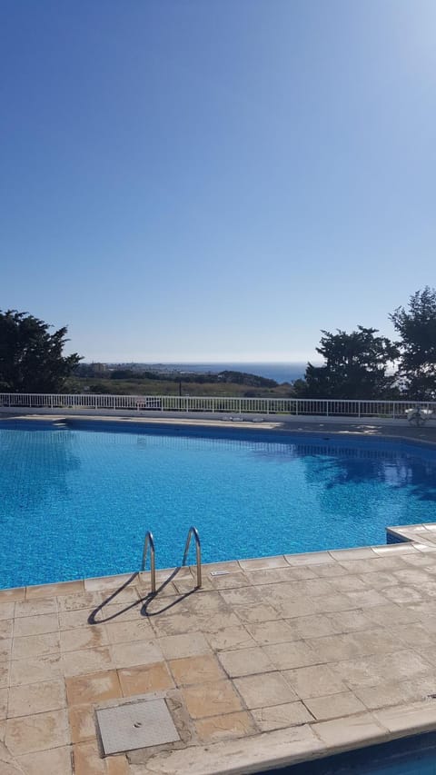 Spring, Day, Swimming pool