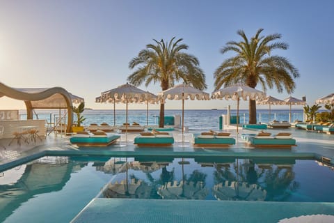 Sea view, Swimming pool, sunbed