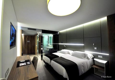 TV and multimedia, Photo of the whole room, towels