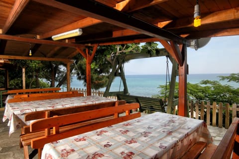 Day, Natural landscape, Summer, BBQ facilities, Balcony/Terrace, Beach, On site, Sea view