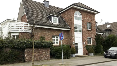 Facade/entrance, Street view
