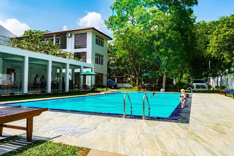 Property building, Restaurant/places to eat, Spring, Day, Summer, Autumn, Garden view, Pool view, Swimming pool, Breakfast, Seasons, Sunrise, Family, pet friendly, sunbed
