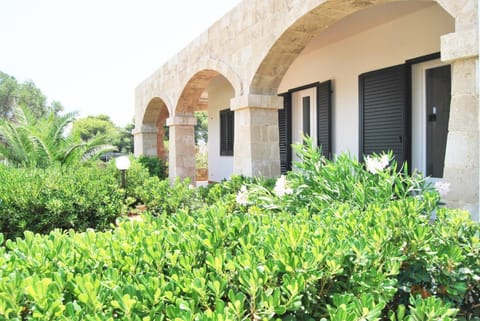 Property building, Facade/entrance, Spring, Day, Garden, Garden view