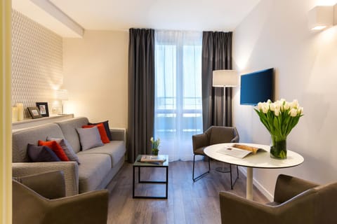 Living room, Seating area