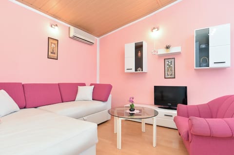 Apartments Peroj 959 Apartment in Fažana