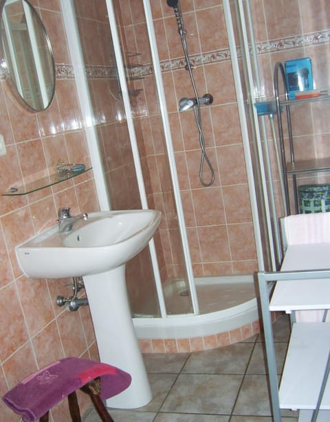 Les lilas blancs Apartment in 06340 La Trinité, France