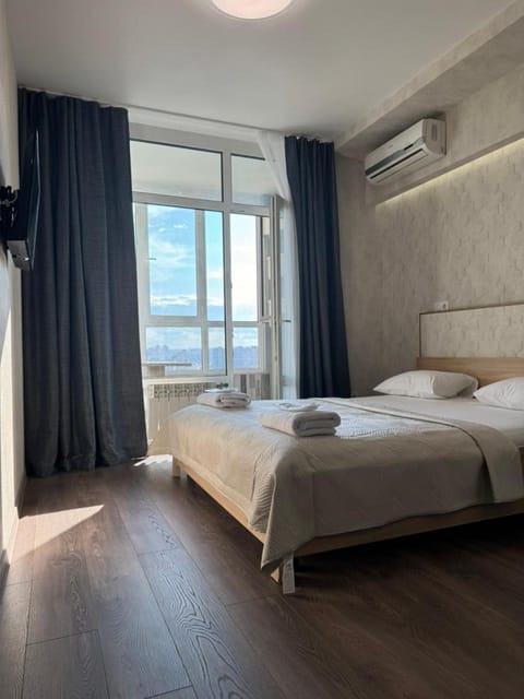 Bed, Photo of the whole room, air conditioner