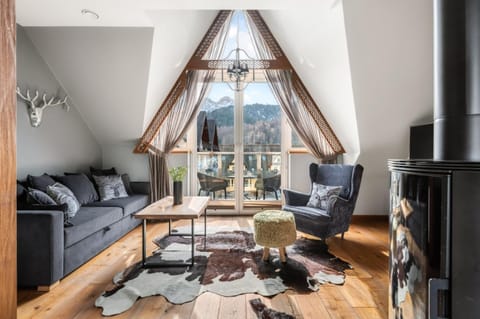 Living room, Seating area, Mountain view