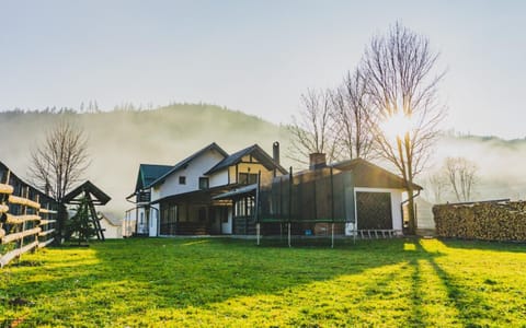 Property building, Bird's eye view, View (from property/room), Balcony/Terrace, Other, Animals, On site, Garden view, Landmark view, Mountain view, Inner courtyard view, Parking
