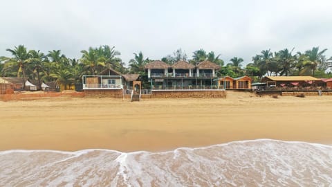 Property building, Neighbourhood, Beach
