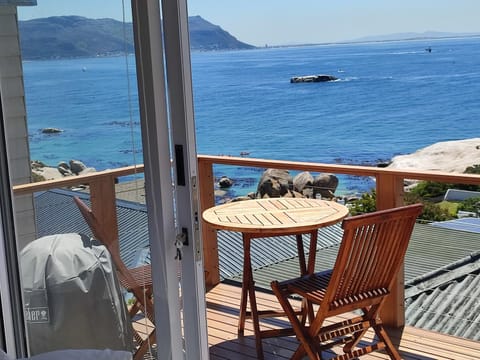 Natural landscape, Balcony/Terrace, Dining area, Landmark view, Sea view