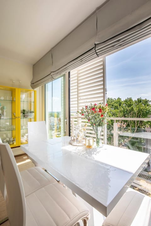 Decorative detail, Garden view