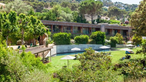 Garden, Garden, Lounge or bar, Swimming pool