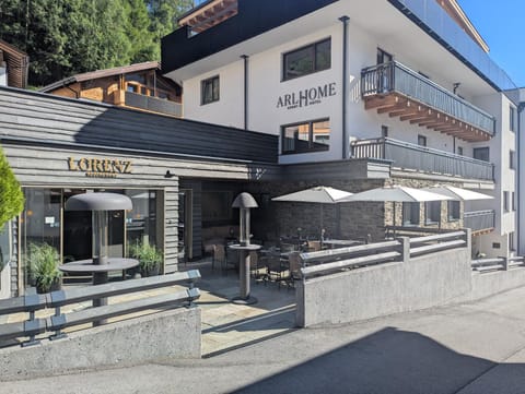 Property building, Restaurant/places to eat
