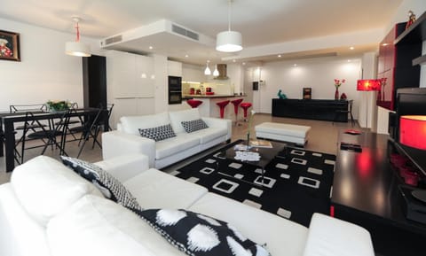 Living room, Photo of the whole room