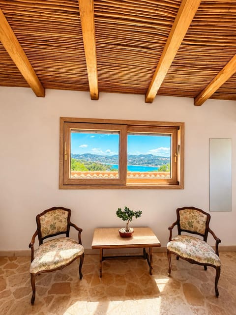 View (from property/room), Seating area, Sea view