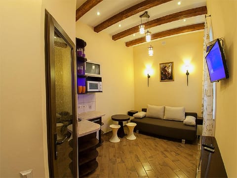 Kitchen or kitchenette, Living room, Bedroom