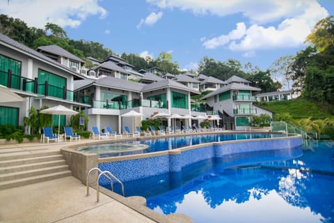 Property building, Day, Swimming pool