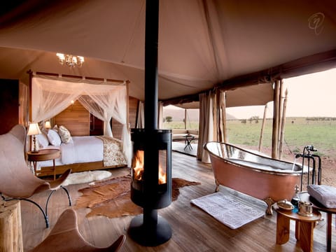 Seating area, Bedroom, Landmark view, Mountain view